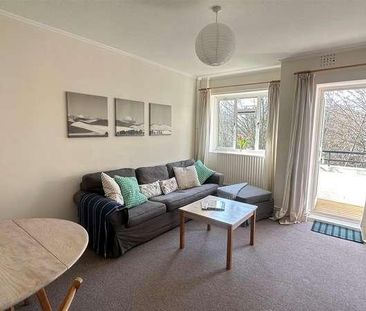 Rollo Court, Strasburg Road, SW11 - Photo 2