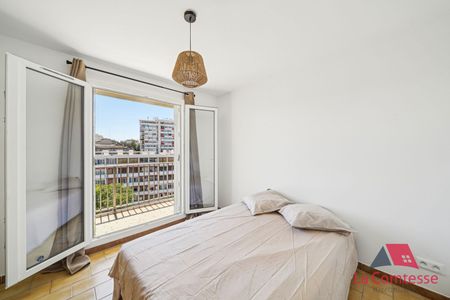 Location Appartement 2 pièces 42m² MARSEILLE 3ème - Photo 4