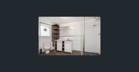 A Private Courtyard Retreat In A Convenient Wembley Location - Photo 5