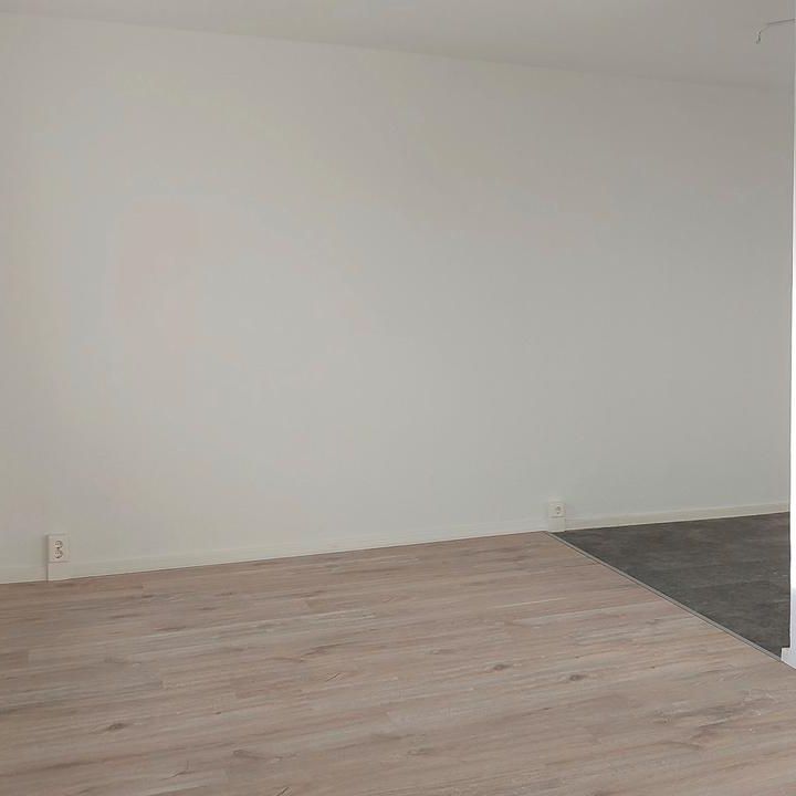 Hoch hinaus: 11. Stock mit Panorama in Halle-Neustadt - Photo 1