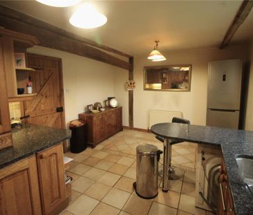 4 bedroom detached house to rent - Photo 4