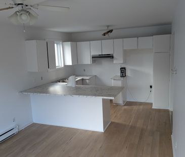 Grand 5 1/2 à Louer Immédiatement - Photo 3