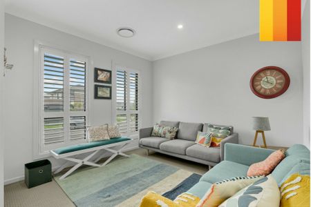 Beautiful 4 Bedroom Home - Great Location! - Photo 3