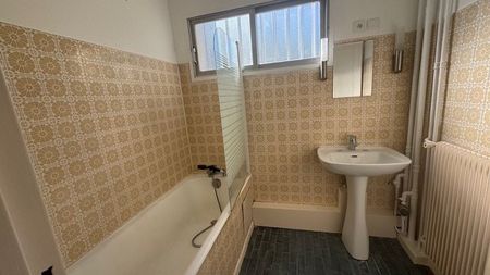 Location Appartement 3 pièces 84m² - Photo 4