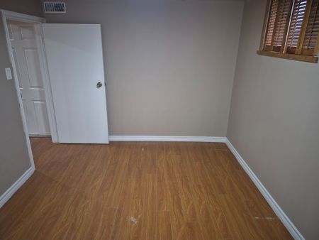 For Lease - 89 Navenby Crescent Unit# BASEMENT, Toronto, Ontario - Photo 3