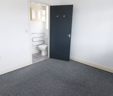 1 Flat C Hermit Street Sincil Bank, Lincoln, Lincolnshire, LN5 8EF - Photo 3