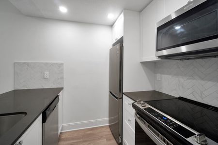 Pacific Terrace Apartments - Photo 2