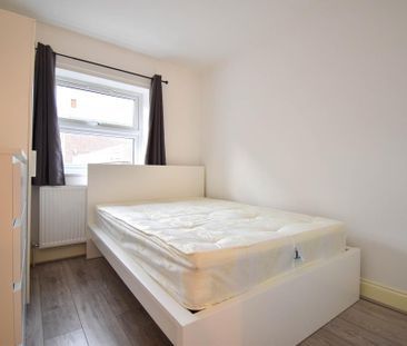 5 bedroom terraced house to rent - Photo 3