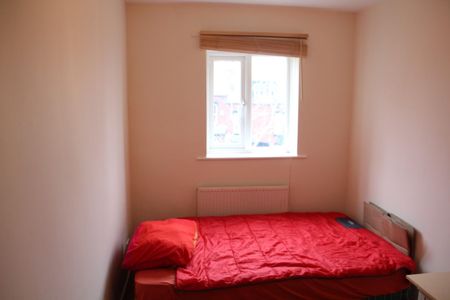 3 bedroom apartment to rent - Photo 3