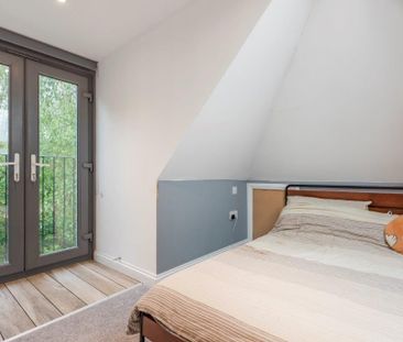 4 bedroom end of terrace house to rent - Photo 3