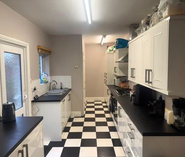 6 bedroom property to rent - Photo 2