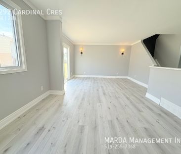 SPACIOUS 3-BEDROOM/1.5-BATH TOWNHOUSE WITH GARAGE + UTILITIES - Photo 4