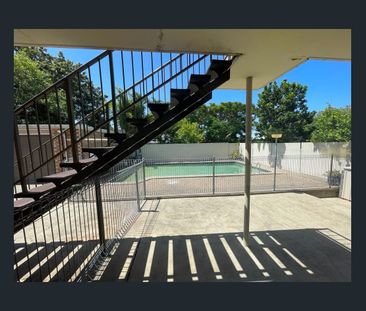 15 Third Avenue, Labrador, Qld 4215 - Photo 2