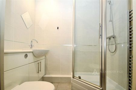 2 bedroom flat to rent - Photo 5