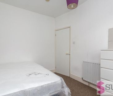 4 bedroom terraced house to rent - Photo 4