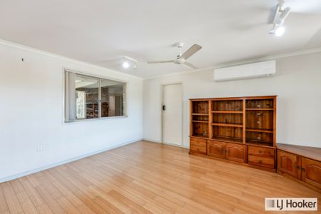 A REFINED RESIDENCE OFFERING COMFORT, SPACE & SUPERB PRACTICALITY - Photo 3