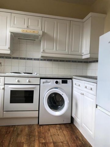 1 bedroom property to rent - Photo 3