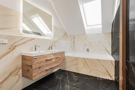 Pronájem rodinného domu 149 m², Vysoký Újezd - Fotografie 2