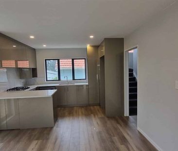 Beautiful Townhouse available for rent in Mangere East - Photo 4