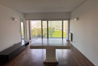 Apartamento T2 para Arrendamento no Palácio da Enseada em Matosinhos