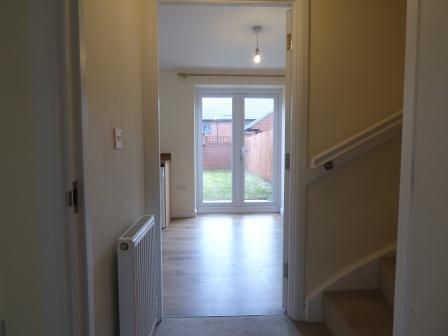 3 bedroom semi-detached house to rent - Photo 3