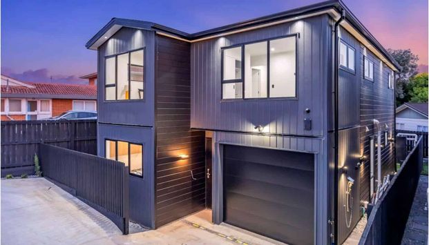 Spacious Family Living in Pakuranga Heights - Photo 1