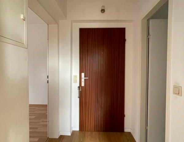 Willkommen in der Alten Heide! Frisch renovierte 2-Zimmer-Wohnung mit Einbauküche - Photo 1