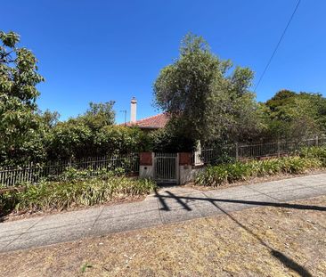 Central Living Home - Photo 4