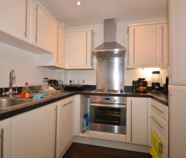 2 bedroom flat to rent - Photo 4