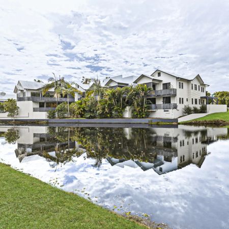 Lakeside retreat - Photo 3