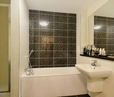 2 bedroom flat to rent - Photo 4