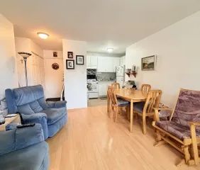 1 room apartment of 70m² in Quebec - Photo 1