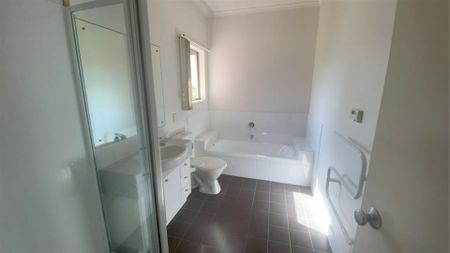 Gulf Harbour - 3 Bedrooms - Photo 2