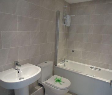 3 bedroom terraced house to rent - Photo 5