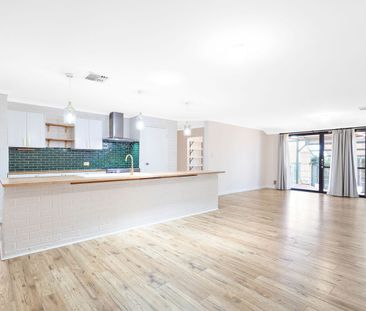 Spacious Family Home Just Minutes from the Beach! - Photo 1