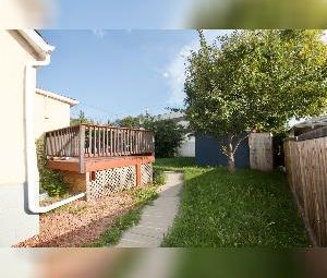 2 Bed Loft 1 Bed Main House For Rent Idylwylde Edmonton - Photo 6