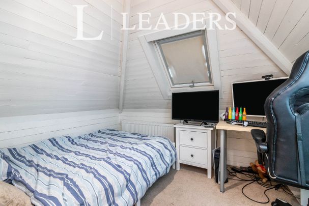1 bedroom room to rent Ashdown Road, Epsom - Photo 1