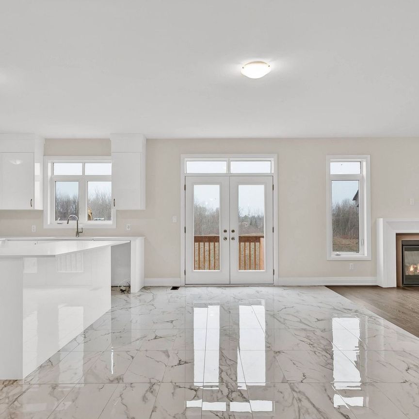 For Lease - 134 Jonkman Boulevard, Bradford West Gwillimbury, Ontario - Photo 1