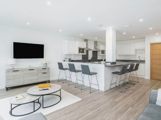 1 bedroom in a house share to rent - Photo 1