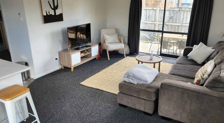 Moderm two bedroom home - Photo 2