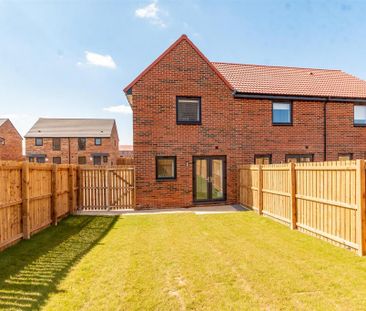 2 bedroom terraced house to rent - Photo 4