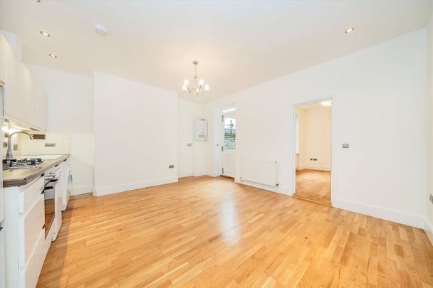 Finborough Road, SW10, London - Photo 1