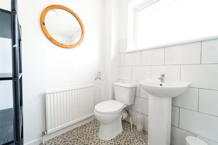 4 bedroom house to rent - Photo 2