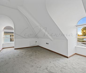 AC Court, Thames Ditton, KT7 - Photo 1