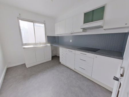 APPARTEMENT T3 A LOUER - PARIS 17EME ARRONDISSEMENT - 83.64 m - 2 536 € - Photo 5