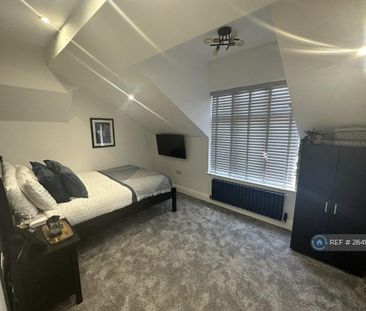 1 bedroom in a house share to rent - Photo 2