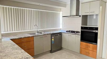 Spacious Family Home - Photo 4