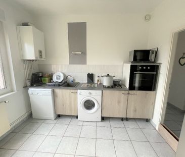 Location Appartement 5 pièces 74m² - Photo 5