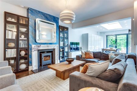 4 bedroom detached house to rent - Photo 3