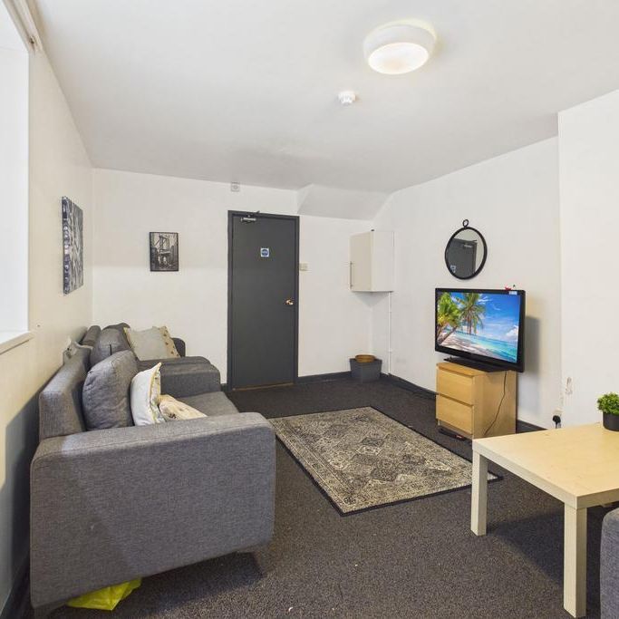 6 bedroom terraced house to rent - Photo 1